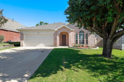 4745 Birchbend Ln, Fort Worth, TX 76137-1521