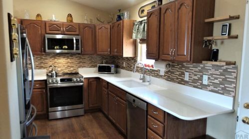 451 Hayden Dr, Pueblo CO  81007-1103 exterior