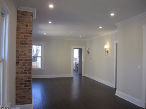 27 Midland Ave, Montclair NJ  07042-2817 exterior