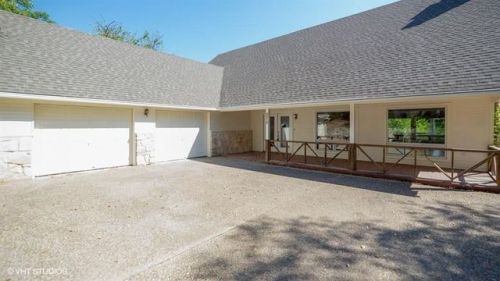 275 Mohon Dr, Whitney, TX 76692-2256