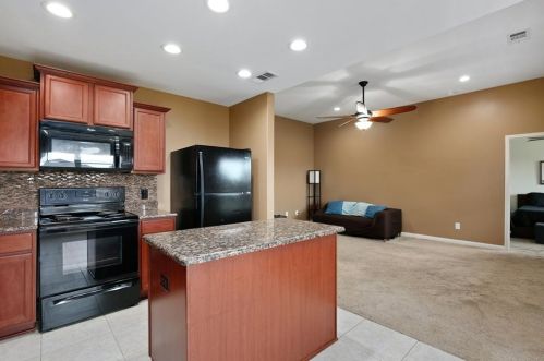 6136 Chalk Hollow Dr, Fort Worth TX  76179 exterior