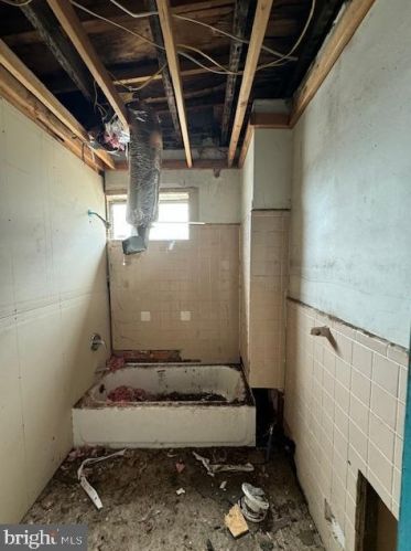 129 63rd St, Philadelphia PA 19142-2303 exterior