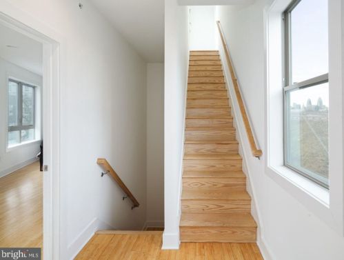 920 Front St, Philadelphia PA 19123-4304 exterior