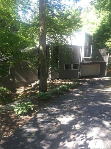 1297 Diamond Lake Rd, Glastonbury, CT 06033-4045