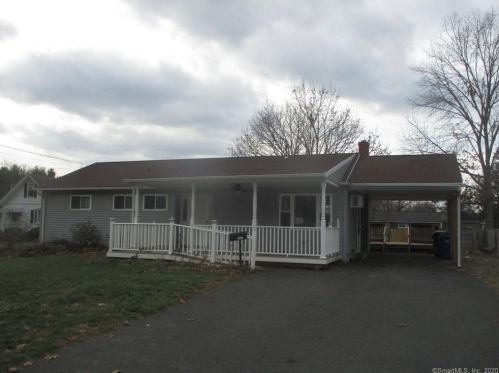221 Elm St, Windsor Locks, CT 06096-2205