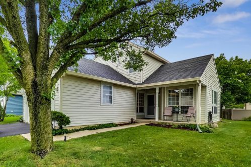 1881 Isle Royal Ln, Hanover Park, IL 60133-6740