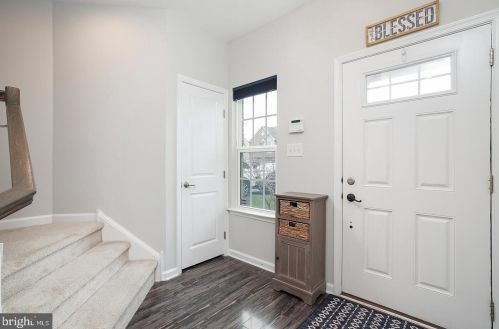 26 Sundance Dr, Trenton NJ  08619-3967 exterior