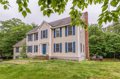 3 Kendall Hill Rd, Mount Vernon, NH 03057-1907