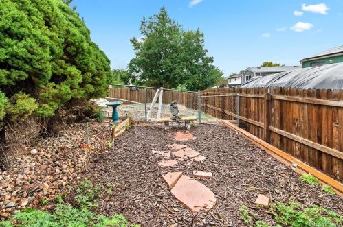 17857 Oxford Pl, Denver CO 80014-5137 exterior