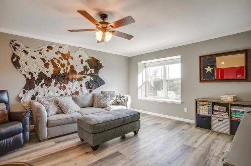 5416 Threshing Dr, Fort Worth, TX 76179-8174