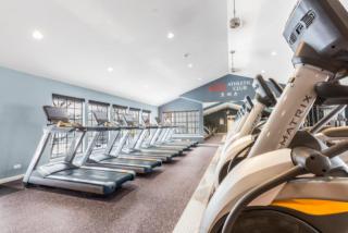 6060 Laurel Ln, Willowbrook IL  60527-3134 exterior