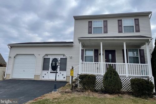 3253 Staunton Ave, York, PA 17315-3826