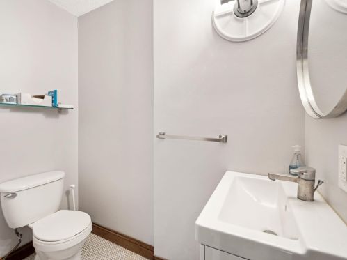 226 Grotto St, Saint Paul MN  55105-3508 exterior