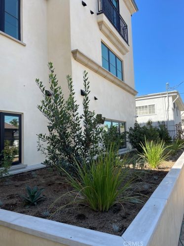 361 Myrtle St, Glendale, CA 91203-2207