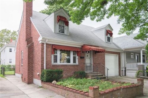 20 Biltmore Ave, Providence, RI 02908-3513