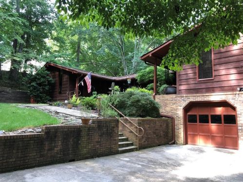 5055 Shore Dr, Conyers, GA 30094-4711