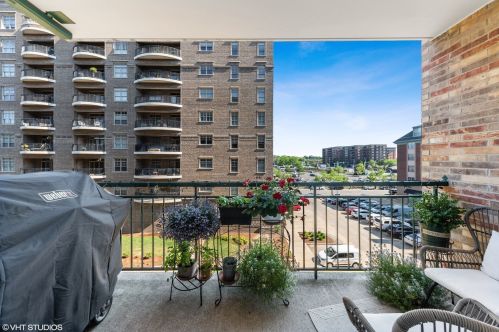 200 Campbell St, Arlington Hts IL  60005-1488 exterior