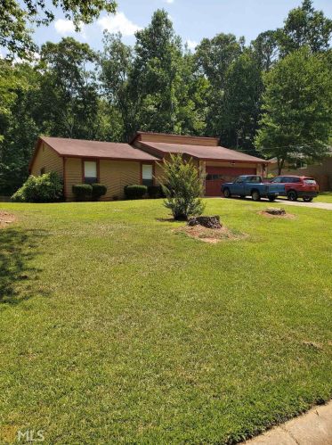 3246 Deshong Rd, Stone Mountain, GA 30087-3908