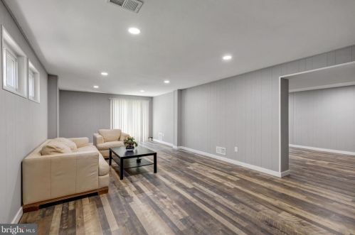 11404 Fairoak Dr, Silver Spring MD  20902-3137 exterior