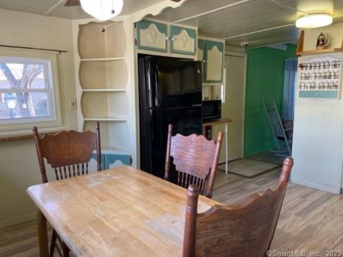 2 Livemore Trl, Deep River, CT 06419-1215