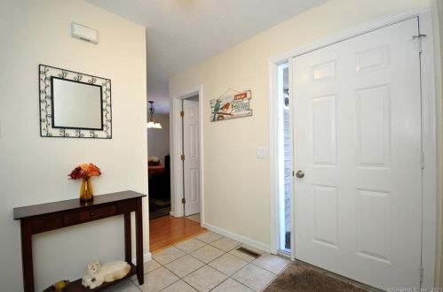 6 Chatsworth Rd, Granby, CT 06035-2419