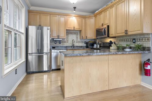 64 Kyle Way, Trenton NJ 08628-2521 exterior