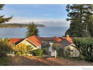 7282 Pebble Beach Dr, Suquamish, WA 98392-7300