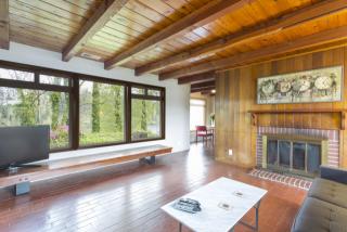 25060 Graham Rd, Aurora, OR 97002-9530
