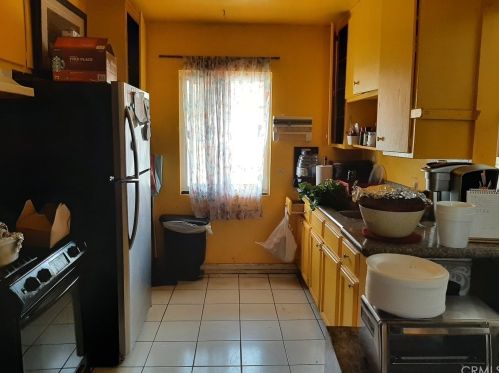 310 Wakefield Ave, Anaheim CA  92802-4222 exterior