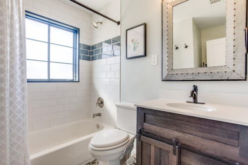 1642 Crst Rdg Dr, Dallas TX  75228-3030 exterior