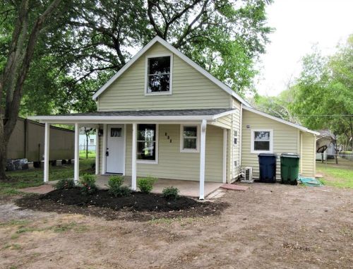 718 Anderson St, Angleton TX 77515-4544 exterior