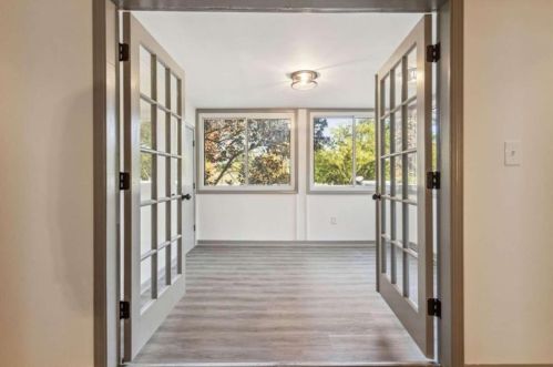 74 Montre Sq, Atlanta GA  30327-4044 exterior