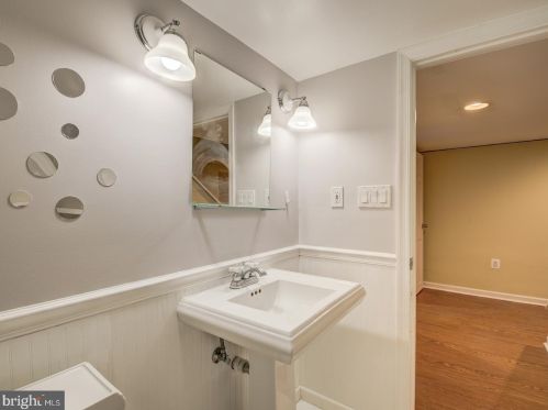 12500 Meadowood Dr, Silver Spring MD 20904-2928 exterior