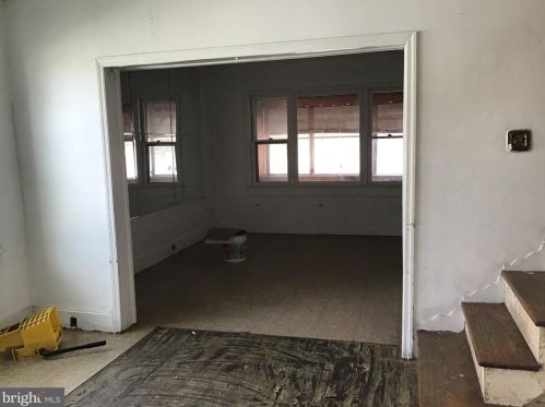 205 Cypress Ave, Camden, NJ 08107-2111