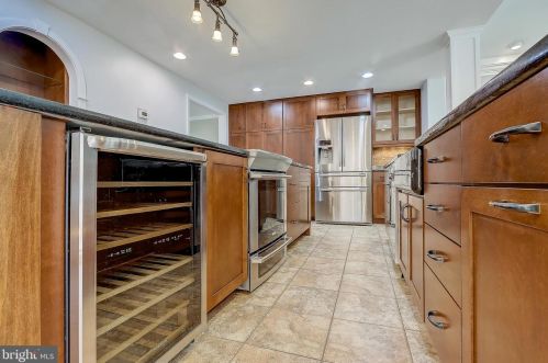 5724 Brothers Partnership Ct, Columbia MD  21045-2601 exterior