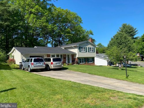 8019 Greeley Blvd, Springfield, VA 22152-3039