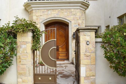 5722 Meadows Del Mar, San Diego, CA 92130-4868