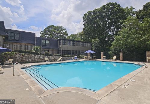 83 Montre Sq, Atlanta GA  30327-4046 exterior