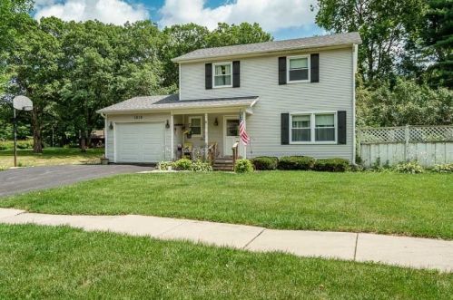 1218 Arnold Ave, Rockford, IL 61108-4102