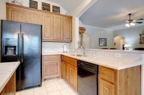 6321 Lake Side Dr, Fort Worth TX 76179 exterior