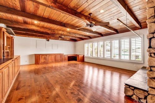 9781 Cathay Cir, Huntington Beach CA  92646-4817 exterior