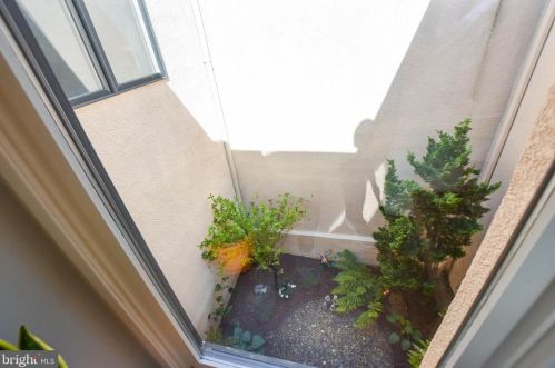 343 Sayre Dr, Princeton NJ  08540-5839 exterior