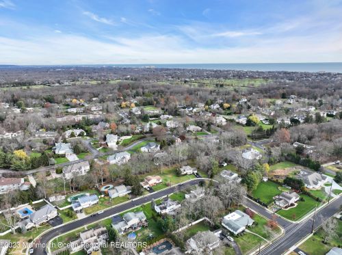 4 Judith Ct, Tinton Falls NJ  07712-4136 exterior