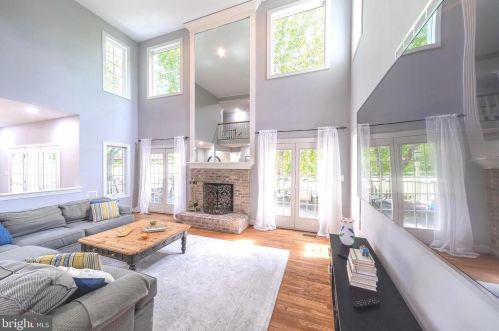 19 Walker Dr, Princeton NJ 08540-2324 exterior