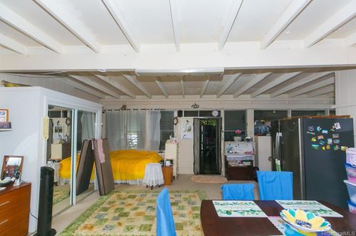 831 Hind Iuka Dr, Honolulu HI  96821-1727 exterior