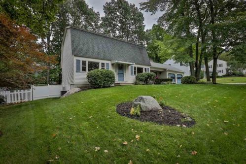 18 Clearview Dr, Nashua, NH 03062-2557