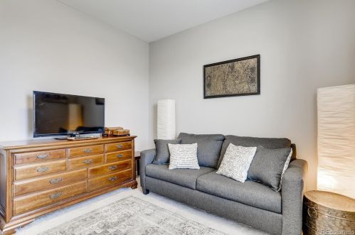 203 Kewaunee Way, Aurora CO 80016-4327 exterior