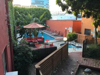 8383 Blackburn Ave, Los Angeles CA  90048-4217 exterior