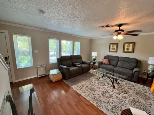 1906 Lakeside Dr, Taylor Lake Village TX  77586-3324 exterior