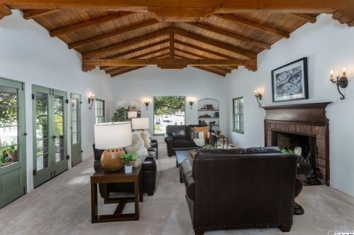 1932 Montecito Dr, Glendale CA  91208-1822 exterior